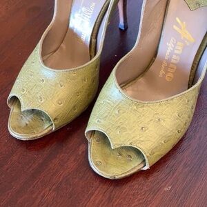 1950s green ostrich sling back heels, hand lasted 7 1/2 N